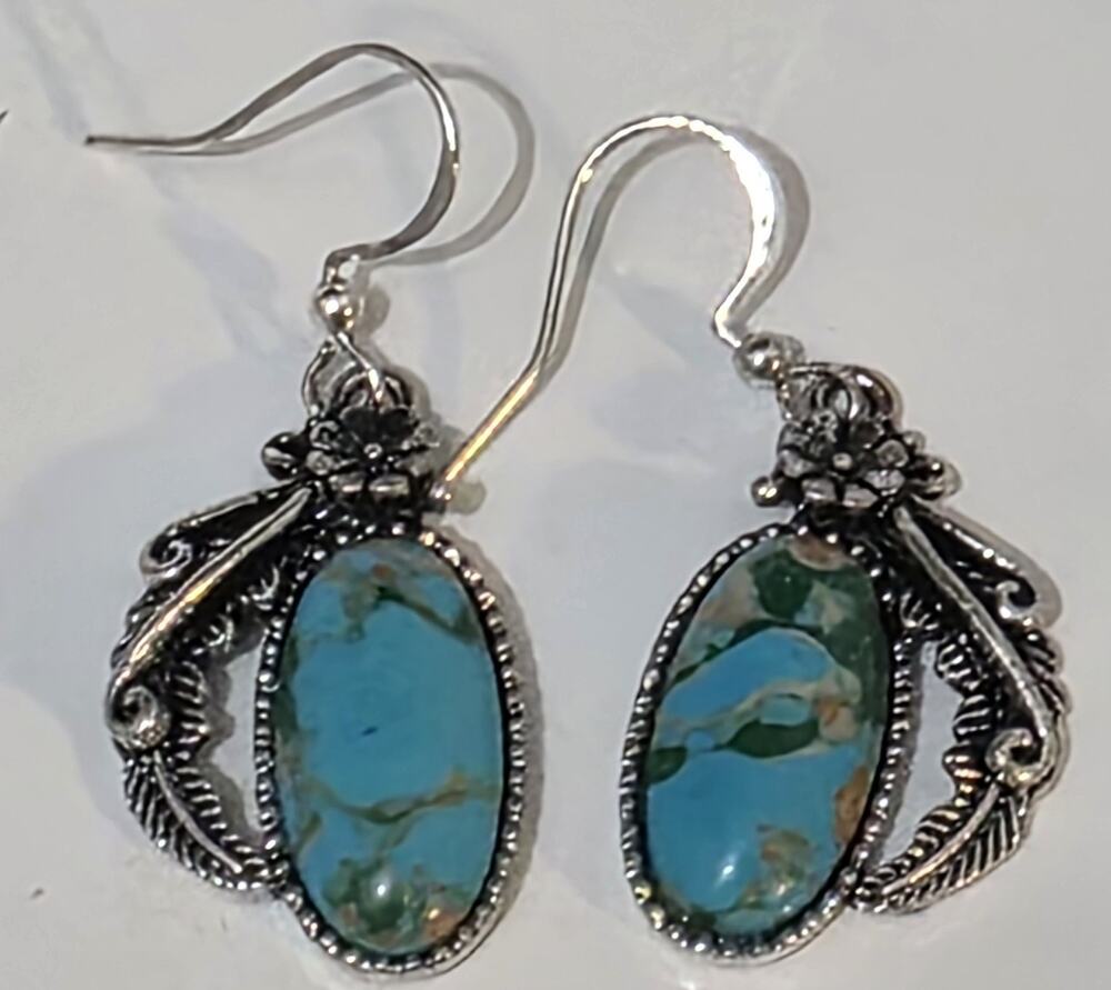 New 7/8" Silver Tone turquoise Southwestern Earrings